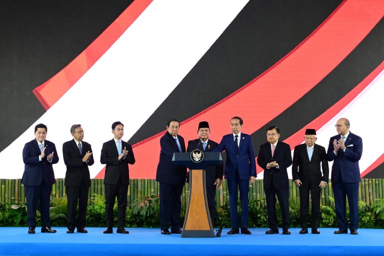 2819Menpora-Dito-Hadiri-Peluncuran-Danantara-Indonesia-oleh-Presiden-Prabowo-di-Istana-Merdeka