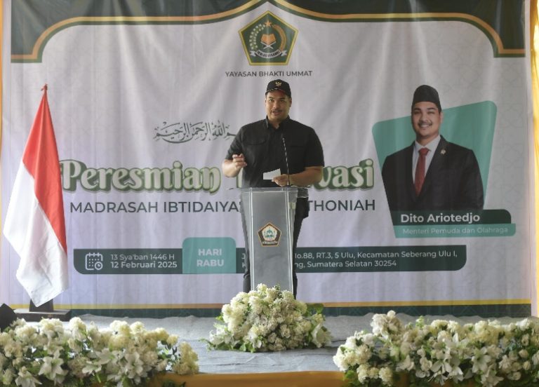 6026Resmikan-Renovasi-Madrasah-Ibtidaiyah-Al-Wathoniyah--Menpora-Dito--Madrasah-Adalah-Fondasi-Penting-Pendidikan-di-Indonesia