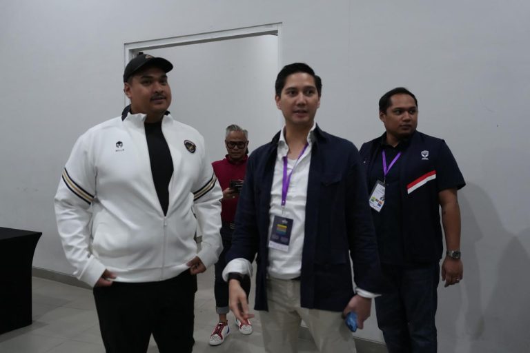 8418Menpora-Dito-Saksikan-Laga-Indonesia-Vs-Korsel-di-FIBA-Asia-Cup-2025-Qualifiers