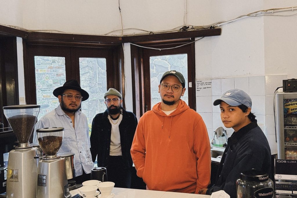 Shot with OldRoll Classic M.